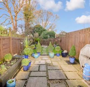 2 Bedroom House to rent in Kings Gate, Salisbury