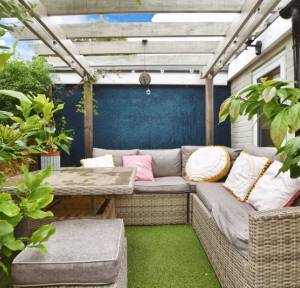 4 Bedroom House for sale in The Greencroft, Salisbury