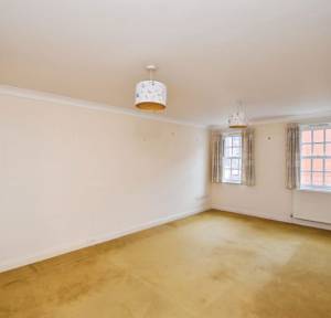 3 Bedroom Flat for sale in Magdalene Court, Salisbury