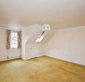 3 Bedroom Flat for sale in Magdalene Court, Salisbury