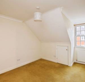 3 Bedroom Flat for sale in Magdalene Court, Salisbury