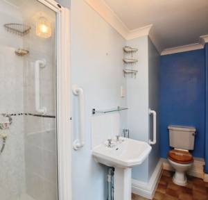 3 Bedroom Flat for sale in Magdalene Court, Salisbury