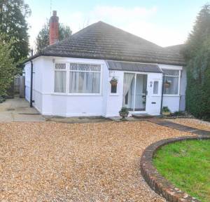 2 Bedroom Bungalow for sale in Canberra Road, Christchurch