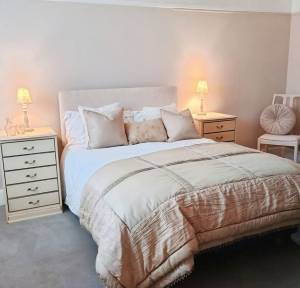 2 Bedroom Bungalow for sale in Canberra Road, Christchurch