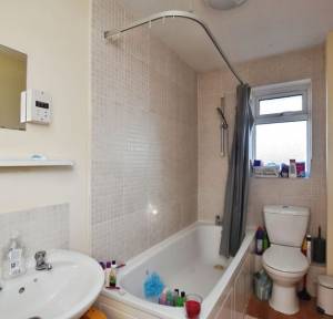 2 Bedroom House for sale in Lees Court, Salisbury