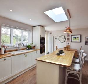 4 Bedroom Bungalow for sale in Malvern Way, Salisbury