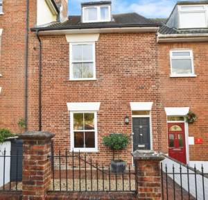4 Bedroom House for sale in Elm Grove Road, Salisbury