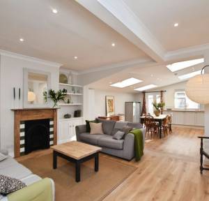 4 Bedroom House for sale in Elm Grove Road, Salisbury