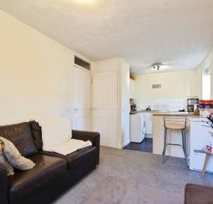 1 Bedroom Flat for sale in Sarum Close, Salisbury
