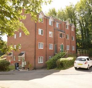 1 Bedroom Flat for sale in Sarum Close, Salisbury
