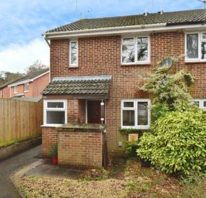 1 Bedroom Flat for sale in Avon Drive, Salisbury