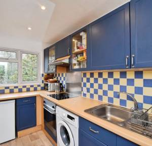 1 Bedroom Flat for sale in Avon Drive, Salisbury