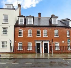 3 Bedroom Flat for sale in Magdalene Court, Salisbury
