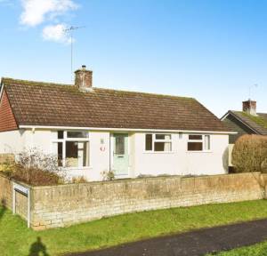 3 Bedroom Bungalow for sale in Wessex Road, Salisbury