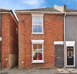2 Bedroom House for sale in Meadow Road South, Salisbury
