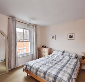 2 Bedroom House for sale in Meadow Road South, Salisbury