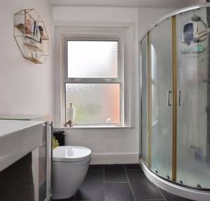 2 Bedroom House for sale in Meadow Road South, Salisbury