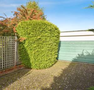 3 Bedroom Bungalow for sale in The Copse, Salisbury