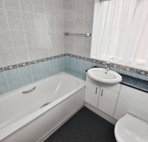 3 Bedroom Bungalow for sale in The Copse, Salisbury