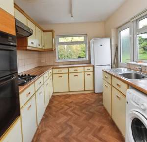 3 Bedroom Bungalow for sale in Hillside Drive, Salisbury