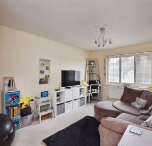 2 Bedroom Flat for sale in Ramleaze Drive, Salisbury