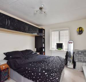 2 Bedroom Flat for sale in Ramleaze Drive, Salisbury
