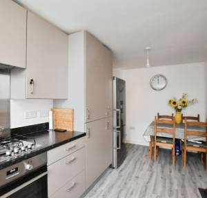 2 Bedroom House for sale in Paisey Grove, Salisbury