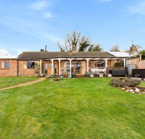 3 Bedroom Bungalow for sale in Livery Road, Salisbury