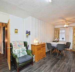 3 Bedroom House for sale in Woodside Road, Salisbury