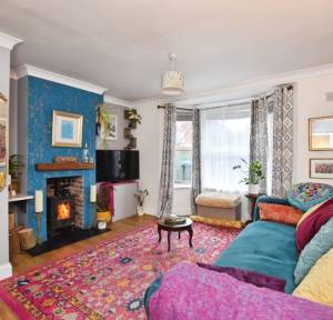 2 Bedroom Flat for sale in 37 Riverside, Salisbury