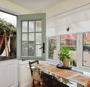 2 Bedroom Flat for sale in 37 Riverside, Salisbury