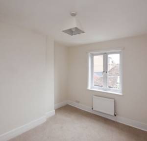 2 Bedroom Flat to rent in Winchester Street, Salisbury