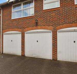 1 Bedroom Apartment / Studio for sale in Three Cuppes Lane, Salisbury