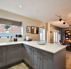 4 Bedroom House for sale in Hawthorn Way , Salisbury