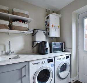 4 Bedroom House for sale in Hawthorn Way , Salisbury