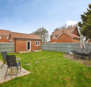 4 Bedroom House for sale in Hawthorn Way , Salisbury