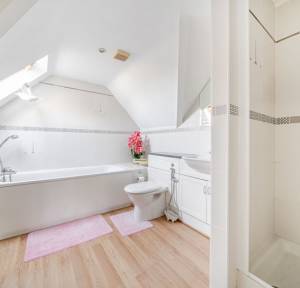 5 Bedroom House for sale in Park Lane, Salisbury