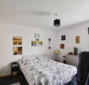 2 Bedroom House for sale in Gas Lane, Salisbury