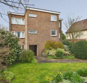 2 Bedroom Flat for sale in Bouverie Avenue, Salisbury