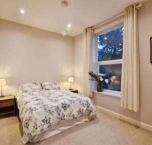 2 Bedroom Flat for sale in Castle Street, Salisbury