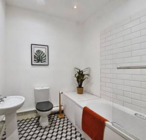 2 Bedroom Flat for sale in Castle Street, Salisbury