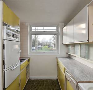 2 Bedroom Flat for sale in Shady Bower Close, Salisbury