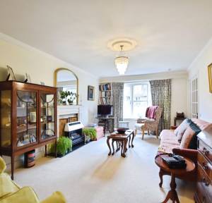 2 Bedroom House for sale in Earls Manor Court, Salisbury