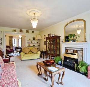 2 Bedroom House for sale in Earls Manor Court, Salisbury