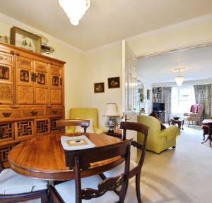 2 Bedroom House for sale in Earls Manor Court, Salisbury