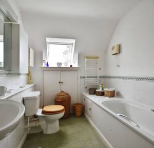 2 Bedroom House for sale in Earls Manor Court, Salisbury