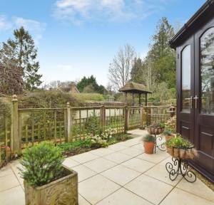 2 Bedroom House for sale in Earls Manor Court, Salisbury