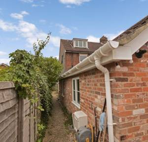 2 Bedroom Apartment / Studio for sale in Longland, Salisbury