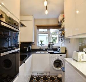 2 Bedroom House for sale in Swallowmead, Salisbury