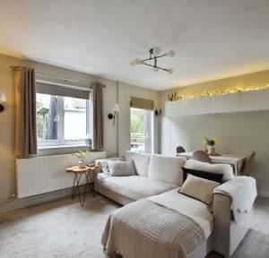 2 Bedroom House for sale in Swallowmead, Salisbury
